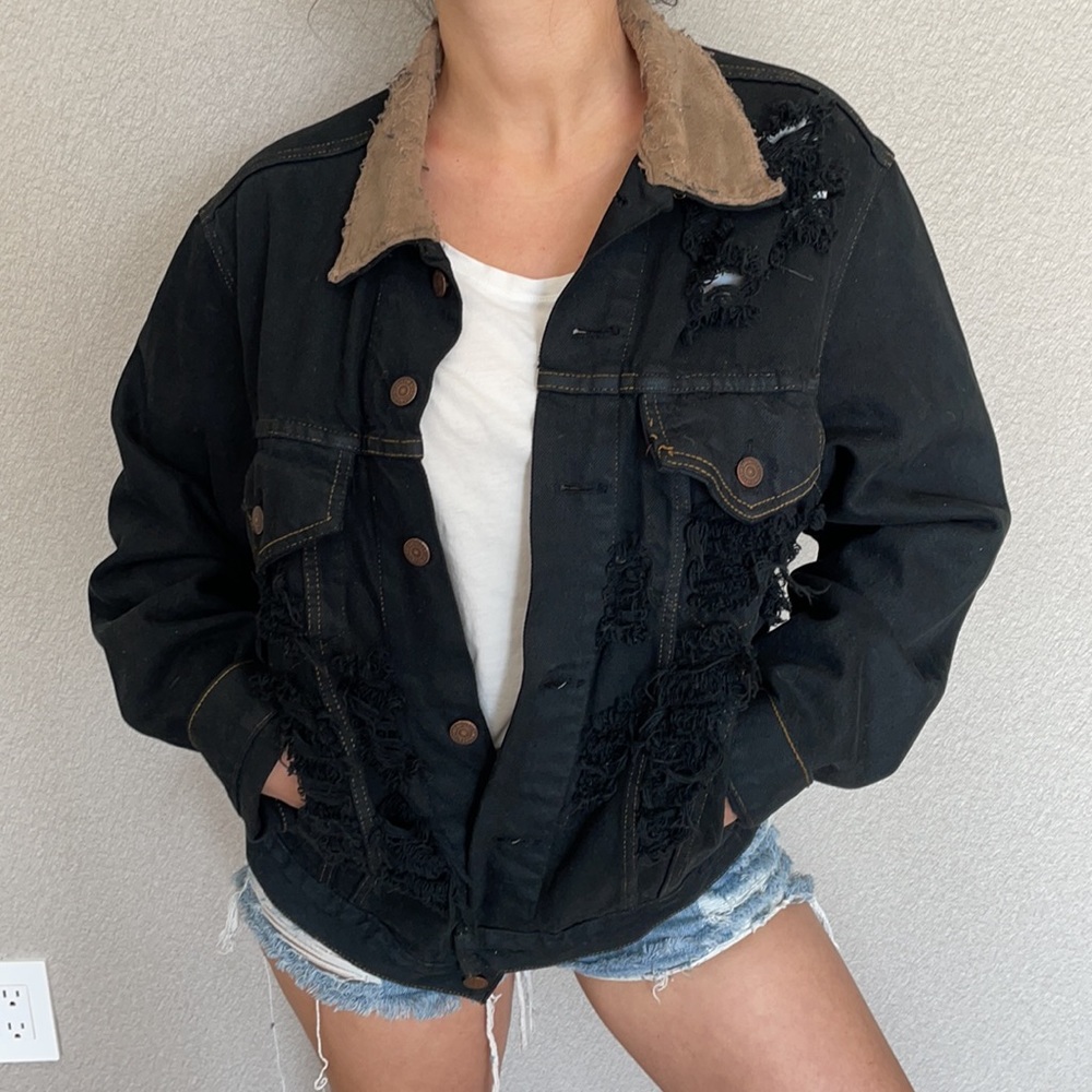 Levi distressed jean jacket